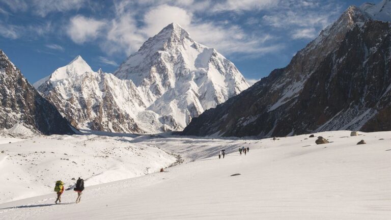 Record-Breaking Climbs on K2 and the Karakoram in 2024-25